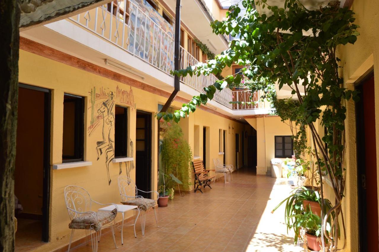 Hostal Coronel Pedro Arraya Tupiza Buitenkant foto